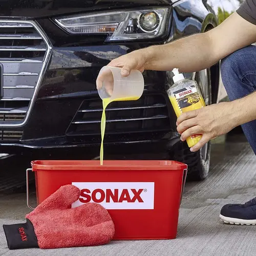 Shampoo con cera para autos Sonax